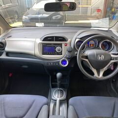 【CD・キーレスエントリー・USB接続】H23年　フィットハイブリッド　33.0万円　車検新規2年取得の画像