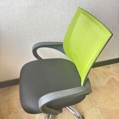 キャスター付イスの画像