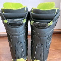 スノーボードのブーツの画像
