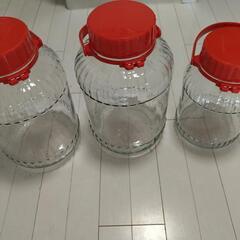 梅酒瓶。東洋佐々木ガラス果実酒ビン8000ml2個4000ml1個の画像