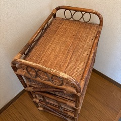 衣類収納棚の画像