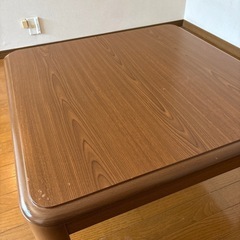 こたつテーブルの画像