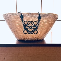 【激レア！17万円相当】LOEWEバスケットバッグ（シルバーメッシュ）の画像