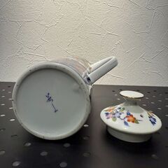 有田焼　元禄伊万里若山窯　金彩花文様　陶器ポットの画像