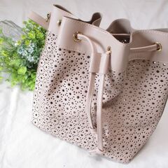 ★未使用保管品/H&M　ホールパターンバケツバッグ　ショルダーバッグの画像