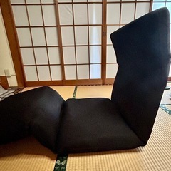 座いす　ごろ寝　黒
の画像