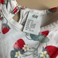 H&M いちご柄　ワンピースの画像