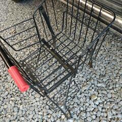 自転車後ろカゴの画像