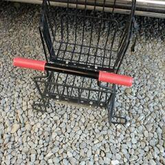 自転車後ろカゴの画像
