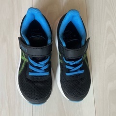 子供靴17.5センチ　asicsの画像