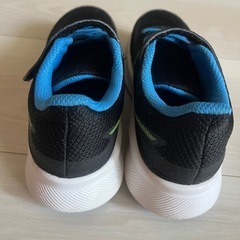 子供靴17.5センチ　asicsの画像