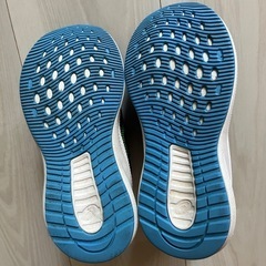 子供靴17.5センチ　asicsの画像