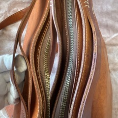 土屋鞄製作所ワンショルダーバッグ牛革クロスボディバッグ肩掛けバッグ鞄カバンメンズレディースユニセックス本革レザー斜め掛けバッグ茶色の画像