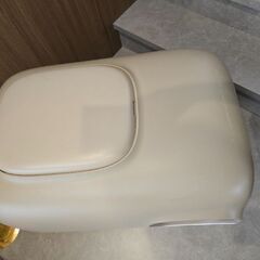 猫のオートトイレとオートペットフィーダー(ほぼ新品)の画像