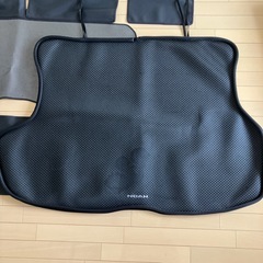 トヨタ純正80系ノア•ラゲージマット、リアマット、シートカバー5点セットの画像