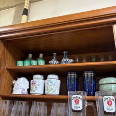 茶箪笥と耐震用突っ張り棒2本　￥0円お譲りします　業者様も問い合わせ可。の画像