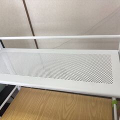 サイドラック付きデスク 2台あります（1台1,500円／セット3,000円）の画像