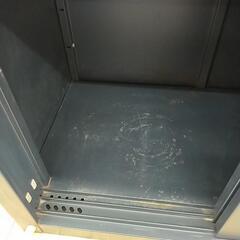 【ジモティー割引で最大15％OFF⭐️】 スチール製 屋外物置 ネイビー×白の画像