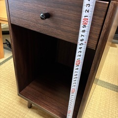 オシャレなサイドテーブルの画像