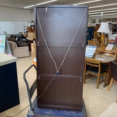 【ジモティー割引で最大15％OFF⭐️】ガラスキャビネット ダークブラウン(LED照明付き)の画像