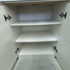 【ジャングルジャングル堺初芝店】　ニトリ　食器棚　ホワイト　幅550mm × 奥行400mm × 高さ1780mm　堺市（東区　西区　北区　南区　堺区　美原区）高石市　泉大津市　忠岡町　和泉市　松原市　大阪狭山市の画像