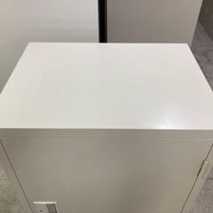 中古　良品　片開きスチール書庫　3段　オフィス キャビネット　貴重品収納庫　小物収納庫　 鍵付 幅515×奥行380×高さ880mm 　日本製　愛知県 一宮市 名古屋 稲沢 江南 岩倉 岐阜 羽島 各務ヶ原 三重 愛知 グッドプライス一宮の画像