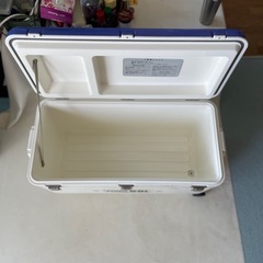 レジャークーラー クーラーボックス 60L 大型クーラー キャンプ 釣り アウトドア レジャー 大容量 ハンドル 車輪付き 中古品  の画像