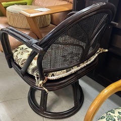 肘掛け付き/回転座椅子の画像