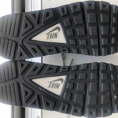 ナイキ エアマックス コマンド メンズシューズグレーの画像