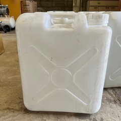 空タンク　業務用洗剤容器の使用済み容器の画像