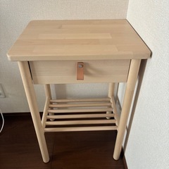 IKEA サイドテーブル ビョルクスネースの画像