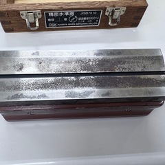 精密水準器の画像