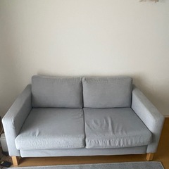 【お取引中】IKEA2人掛けソファーの画像