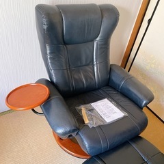 服部家具　リラクニングチェア　本革　黒　オットマン付きの画像