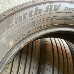 2023年製 ほぼ新品 YOKOHAMA 215/60R17 4本 夏タイヤ アルファードMPVエスティマエリシオンなどにの画像