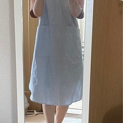 水色ストライプゆったりエプロンの画像