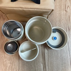 お弁当箱　THERMOSの画像