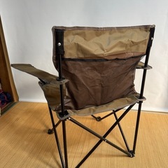 【1度使用のみ・中古美品】キャンプ椅子　カーキの画像