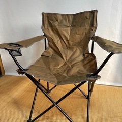 【1度使用のみ・中古美品】キャンプ椅子　カーキの画像