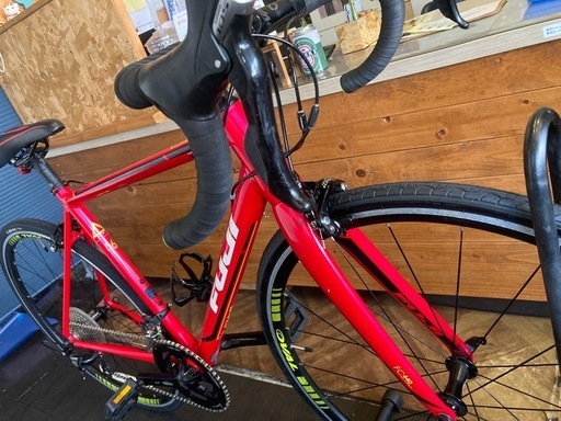 【SALE！8月末まで延長！防犯登録無料！FUJI ROUBAIX 1.3 2018年製前後タイヤ・チューブ新品！】カーボンフォーク　