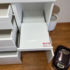 食器棚の画像