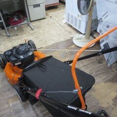 新品同様前輪自走芝刈り機バケット付きの画像