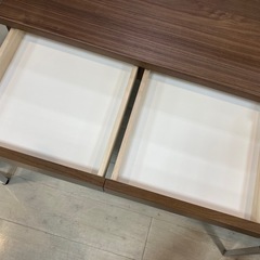 取りに来れる方限定！コンパクトデスクです！の画像