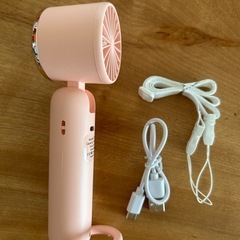 【新品・未使用】風と過ごす、特別な時間。携帯扇風機 (QT-F17)の画像