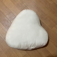 プーさんクッションの画像
