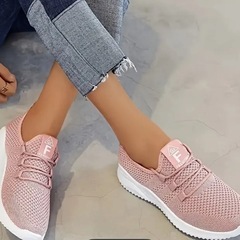 🉐22.5cm通気性抜群ピンクのスニーカー❣️の画像