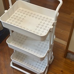 キャスター付き3段ラック　差し上げますの画像