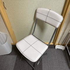 ニトリ折りたたみチェアの画像