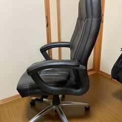 イトーキ本革オフィスチェアの画像