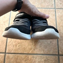 SKECHERS スケッチャーズ キッズ　スニーカー　黒　21㎝の画像